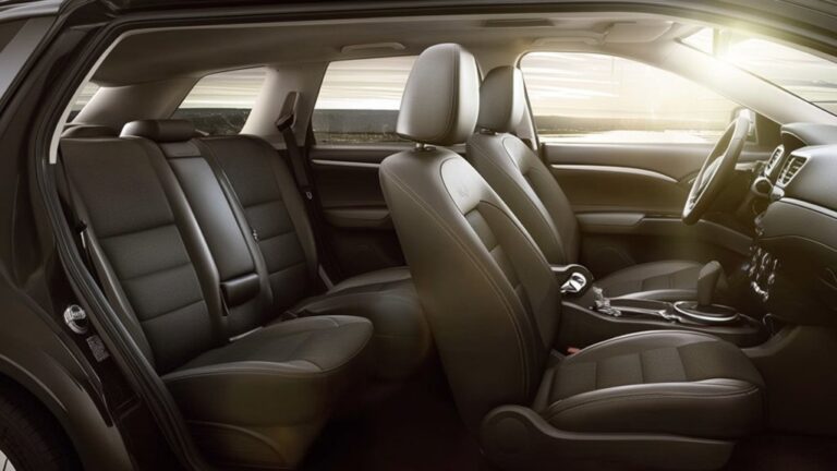 jeep compass seating capacity