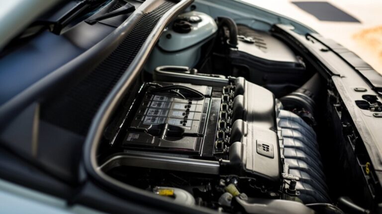 jeep grand cherokee battery location