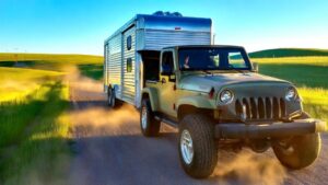 How to Tow a Horse Trailer With a Jeep Wrangler
